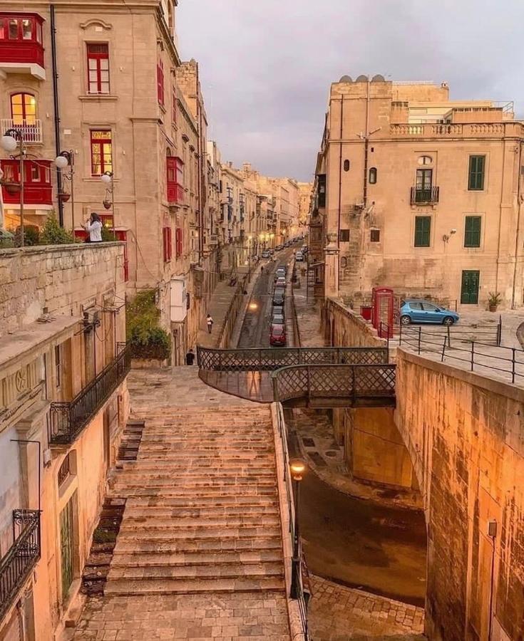 Mcc Suites Valletta Exteriör bild